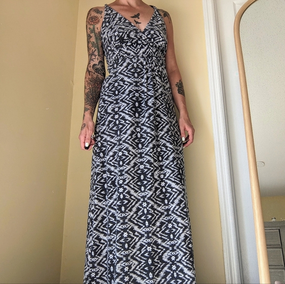 Nine 1 Eight Aztec Print Maxi Dress Small - Picture 1 of 7